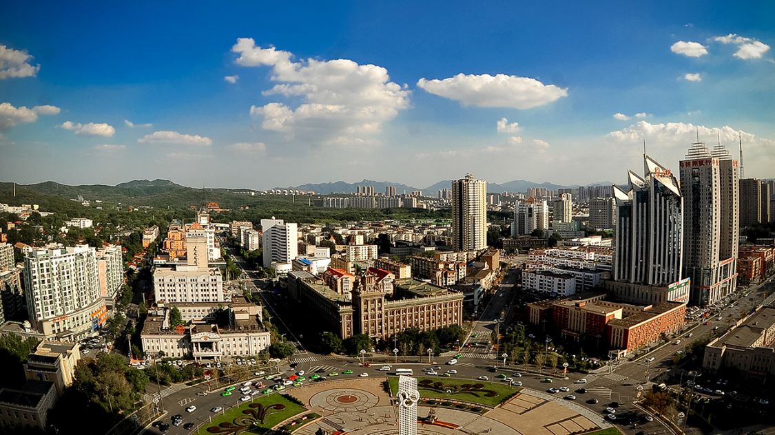 鞍山，钢铁之城的魅力与面临的挑战